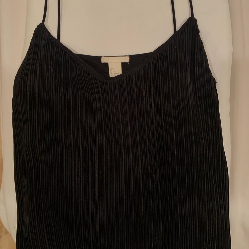 H&M pleated sleeveless top